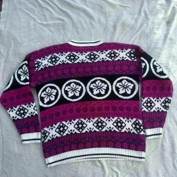 Vintage Cabin Creek Sweater - Picture 2 of 3